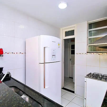 Sala e 2 quartos ECONÔMICO em Copacabana-2